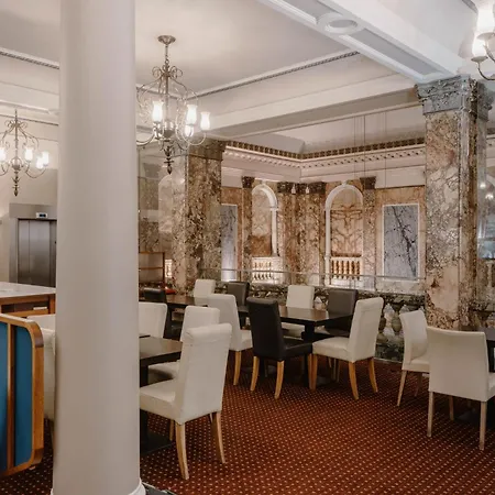 Club Quarters Hotel Trafalgar Square, London-2