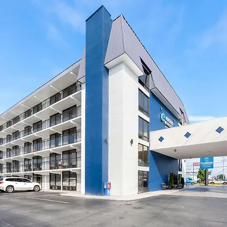Clarion Inn & Suites Near The Leconte Center Pigeon Forge-2