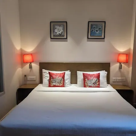 Hotel Le Lotus Grand Varanasi-3