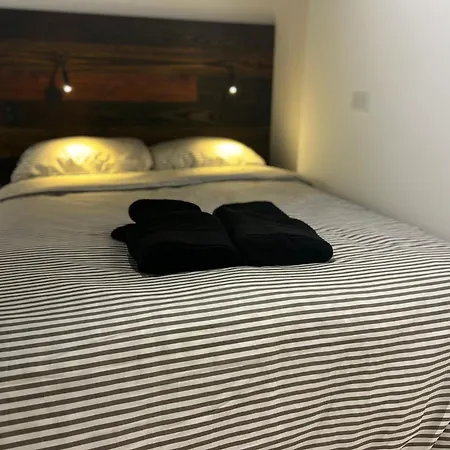 Corcho Rooms-3