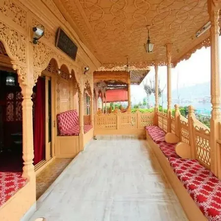 The Heritage Group Of Houseboats-3