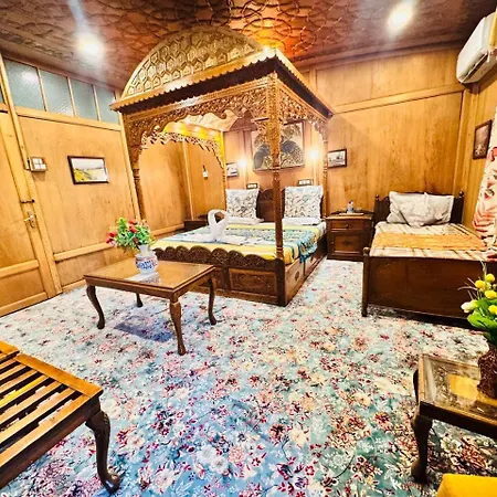 Crown Of India Group Of Houseboats-2