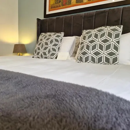 B&B On Buckingham Guest House-3