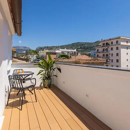 Boutique Suites 186-3