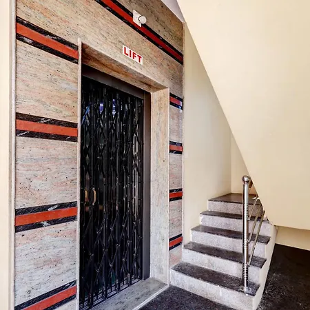 Sri Sakthi Home Stay - Unstained Bed Sheets- Powerful Ac - Fast Wifi - Water Purifier - Spotless Bathrooms- No Cockroaches- Dust Free Rooms- Luxury Mattress- Refrigerator- Cozy Ambience- 24 Hours Hot Water- Washing Machine-3