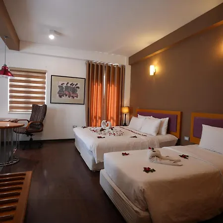Golden Sunshine Villa Hotel And Travel-3