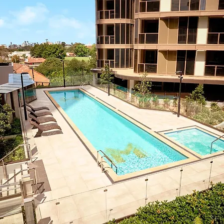 Meriton Suites George Street, Parramatta-3