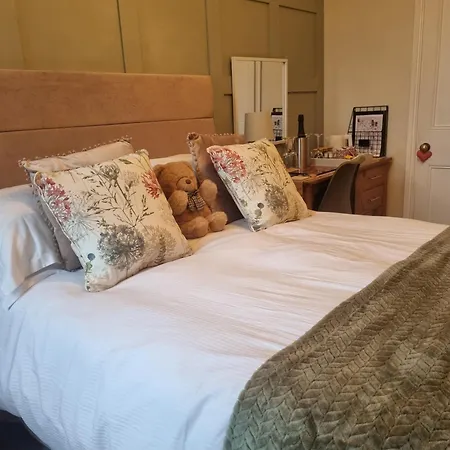 Montfort Cottage Guest House-2