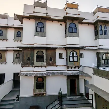 Madri Retreat - Heritage Boutique Hotel With Pool-3