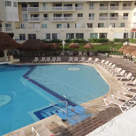 Cancun Plaza Condos-3