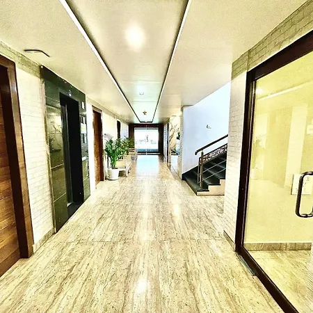 Gr Palace, In Front Of Sea-Beach With Breakfast, Swimming-Pool, Fully Air-Conditioned, Hotel With Parking Availability-2