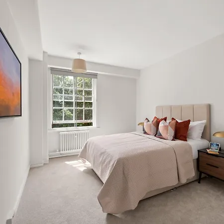 Dolphin House Serviced Apartments-2