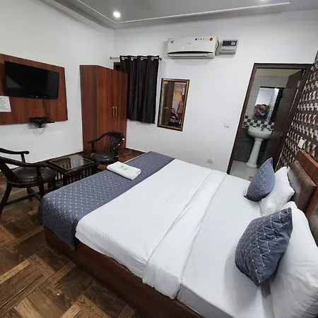 Hotel Aerotech Near Delhi Airport-3
