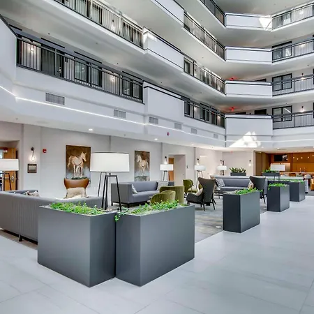 Embassy Suites By Hilton Louisville East-2