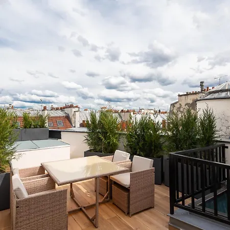 Les Suites Hcr-2