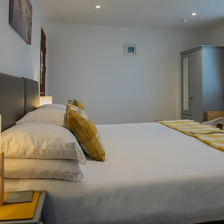 Trevarrian Lodge-2
