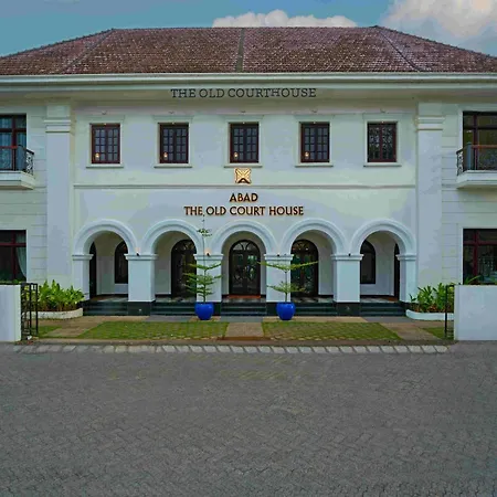 The Old Court House By Abad-2