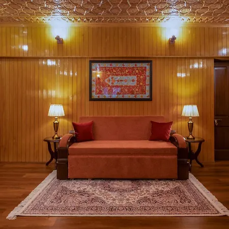 Moghal Mahal Resort Rajbagh Srinagar-2
