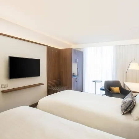 Courtyard By Marriott Edinburgh West-3