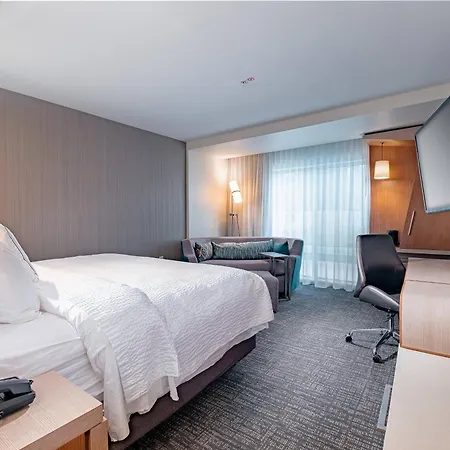 Courtyard By Marriott Toledo West-3