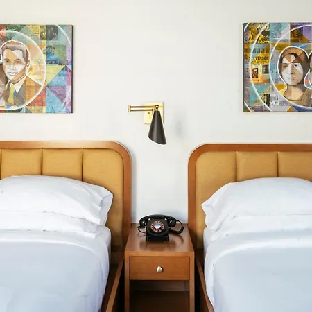 Dew Drop Inn Hotel & Lounge-3