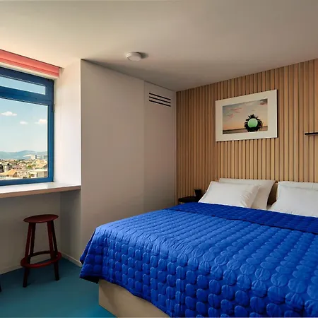 Horizon Luxury Suites & Design Rooms-2