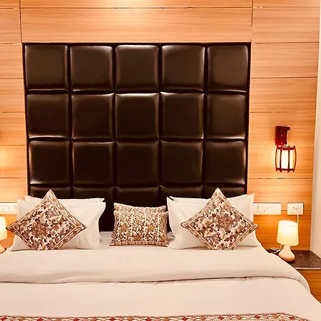 Hotel Classic Crown - #Scenic Mountain View #Open Terrace #Parking #Premium Rooms With Balcony #Guest Preferred #Best Selling Hotel In Mussoorie-2