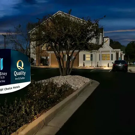 Quality Inn & Suites Columbia Harbison-2
