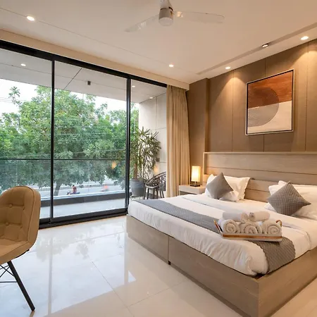 The Lodgers Luxury Hotel Near Golf Course Road Gurgaon-2