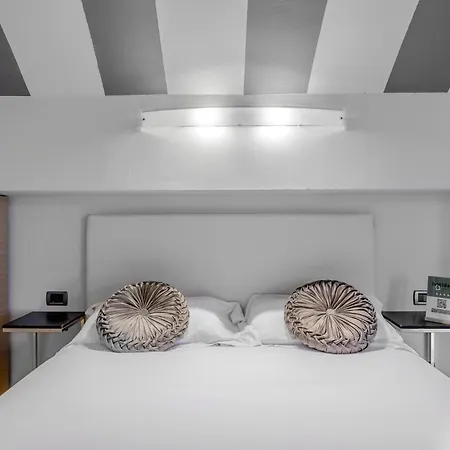 Hotiday Aparthotel Firenze-2