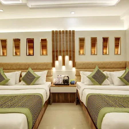Hotel Star Villa City Centre Connaught Place - Airport Pick Up & Drop-2