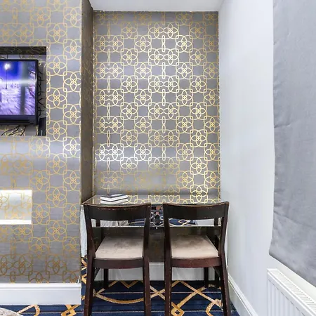 Hyde Park Rooms & Apartments-2