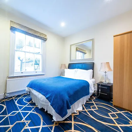 Hyde Park Rooms & Apartments-3