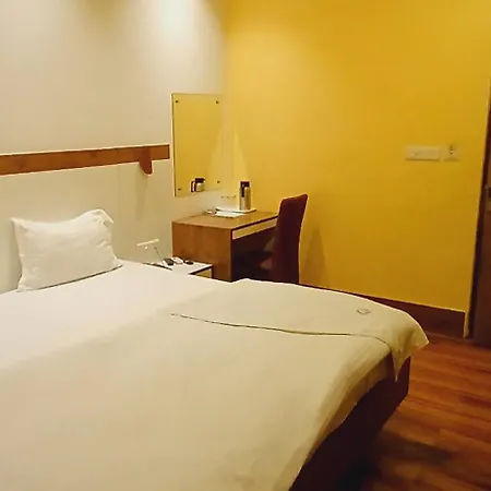 Shivam Hotel Varanasi - Near Kashi Vishwanath Temple With Parking And Lift-3