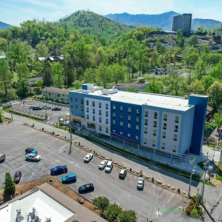 Comfort Suites Gatlinburg Downtown-Convention Center-2