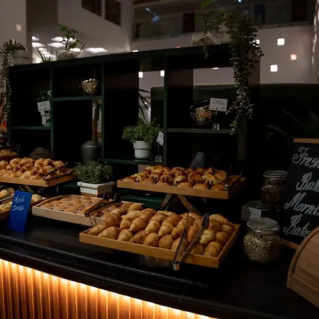 Golden Tulip Muscat-3