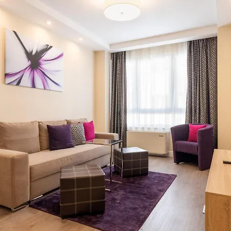 Silver Crown Hotel & Residence, Palace Quarter-2