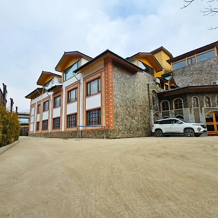 The Walnut Creek Pahalgam-3