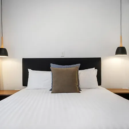 Southwark Hotel & Apartments-3