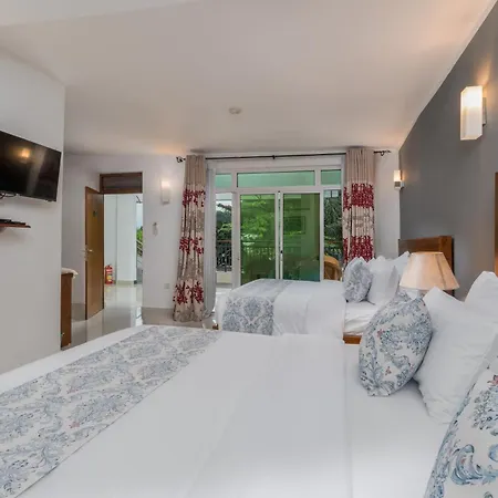 Hotel Travellers Nest Kandy-2