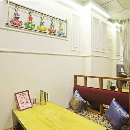 Hotel Aman Imperial Just A Minute Away From New Delhi Railway Station And Connaught Place-2