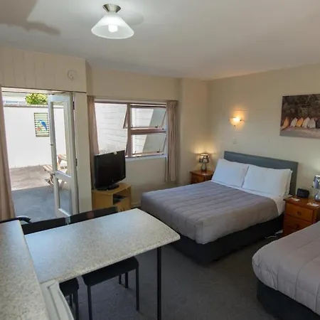 Howick Motor Lodge-2