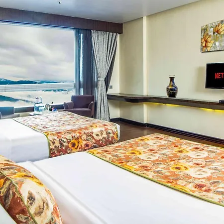 Summit Montana Suites & Spa At Mall-2