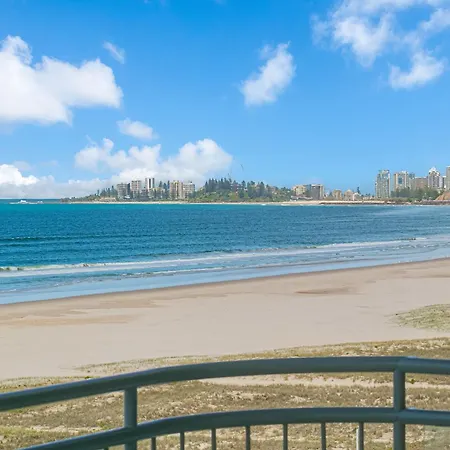 Oceanside Resort - Absolute Beachfront Apartments-2