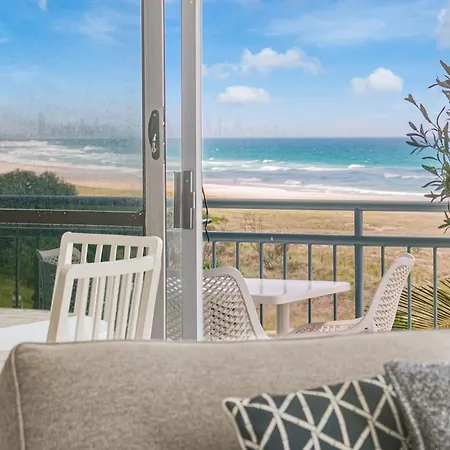 Oceanside Resort - Absolute Beachfront Apartments-3