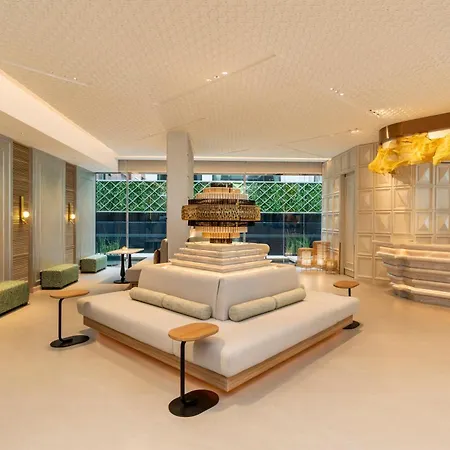 Hyatt Place Bangkok Sukhumvit 1-3