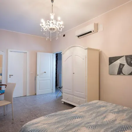 Porta Di Mezzo Luxury Suites & Rooms-3