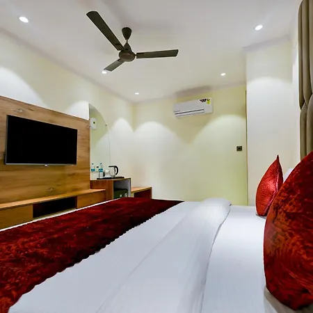 Hotel Surya Plaza Near New Delhi Railway Station And Connaught Place-3