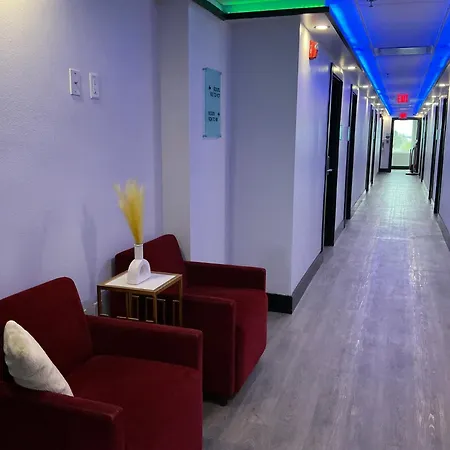 Streamline Hotel In Daytona Beach-3