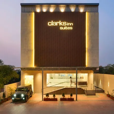 Clarks Inn Suites Agra Near Tajmahal-2